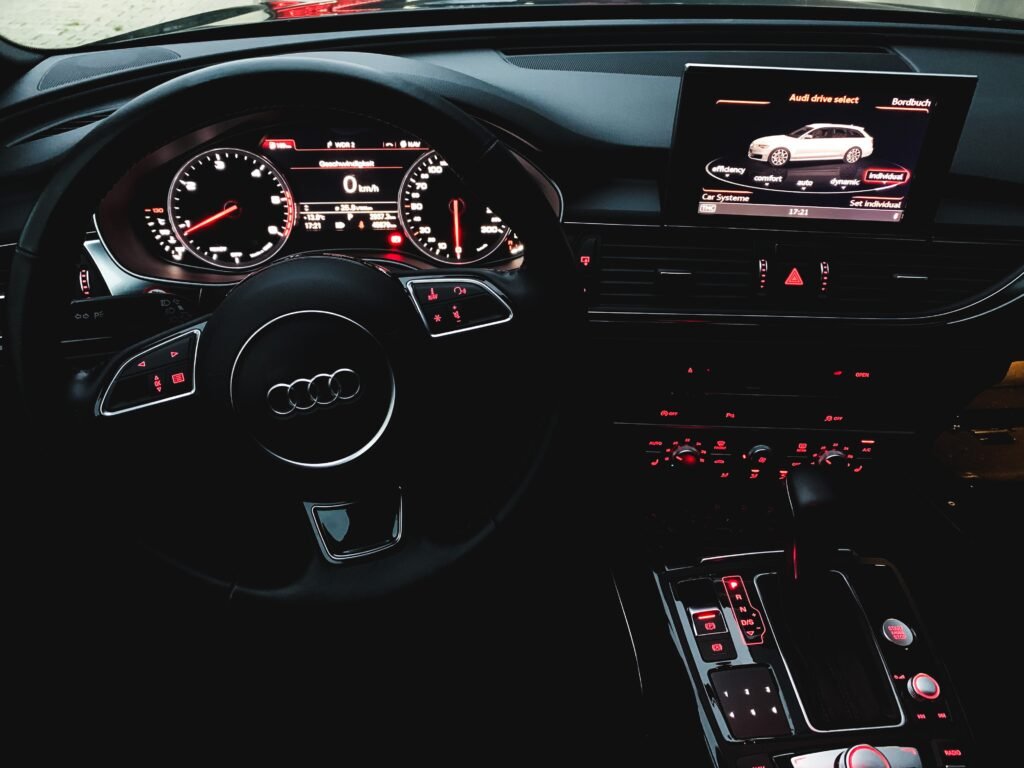 Tableau de bord Audi mis à jour et installé chez VAG Lorraine avec Carplay, Android Auto, GPS à Metz